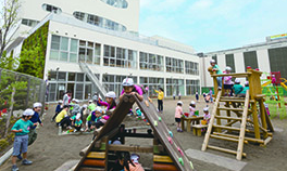 東京ＹＭＣＡの13施設は、認可保育園、東京都認証保育所、認可幼稚園、幼保連携型認定こども園、保育所型認定こども園、児童館、学童保育と多彩。